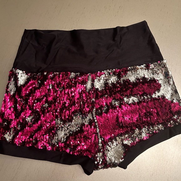 Derby Kiss sequins high waisted booty shorts XL - Picture 5 of 8